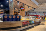 Belarus, Brest, Pizza im Supermarkt