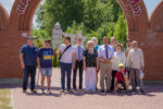 Belarus, Muchawez, Garten der Denkmäler hinter dem Hotels »Laguna«