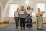 Belarus, Festung Brest, Galerie, Überreichung Zertifikat an Pleinair-Teilnehmer